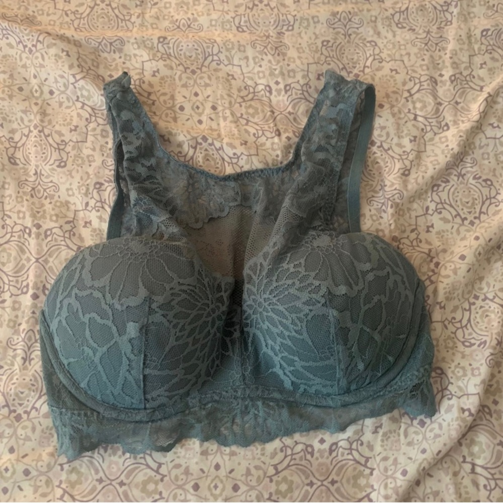 Women’s Pink Victoria’s Secret Size Small Push-Up Underwire Floral/Flower Bra